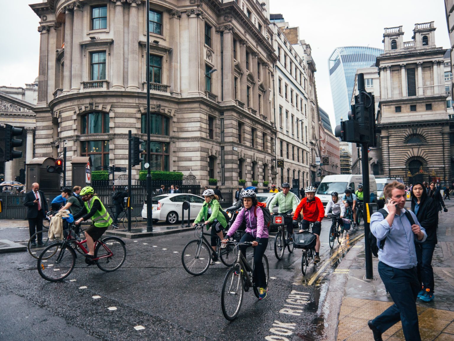 What Does Backpedaling Mean? Exploring Techniques in Fixed-Gear Cycling